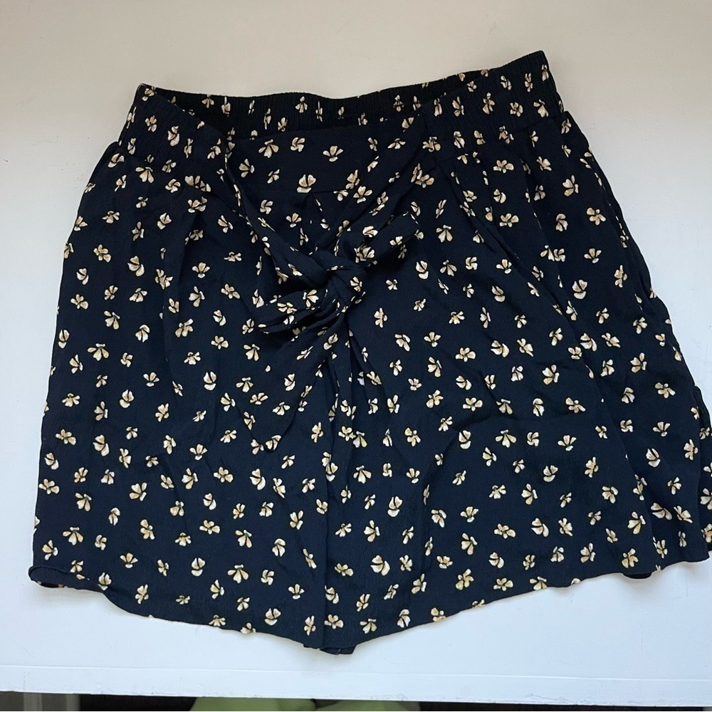 ZARA yellow spring tie front short